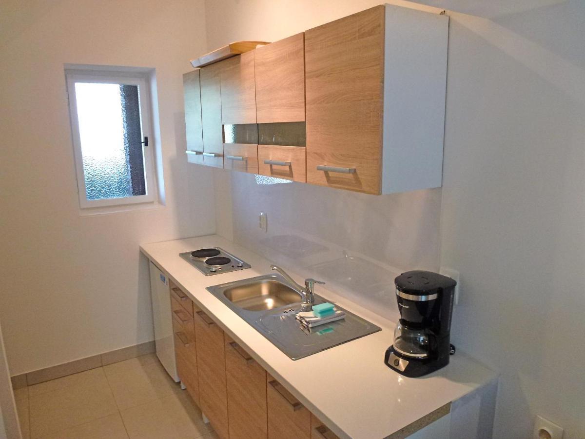 Apartment Ruza Njivice Bagian luar foto